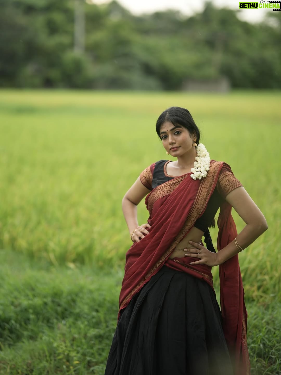 Viyana - 3 Likes - ♥️🥰

Make up : @makeoverbyjo 

Clicked : @sinty_boy