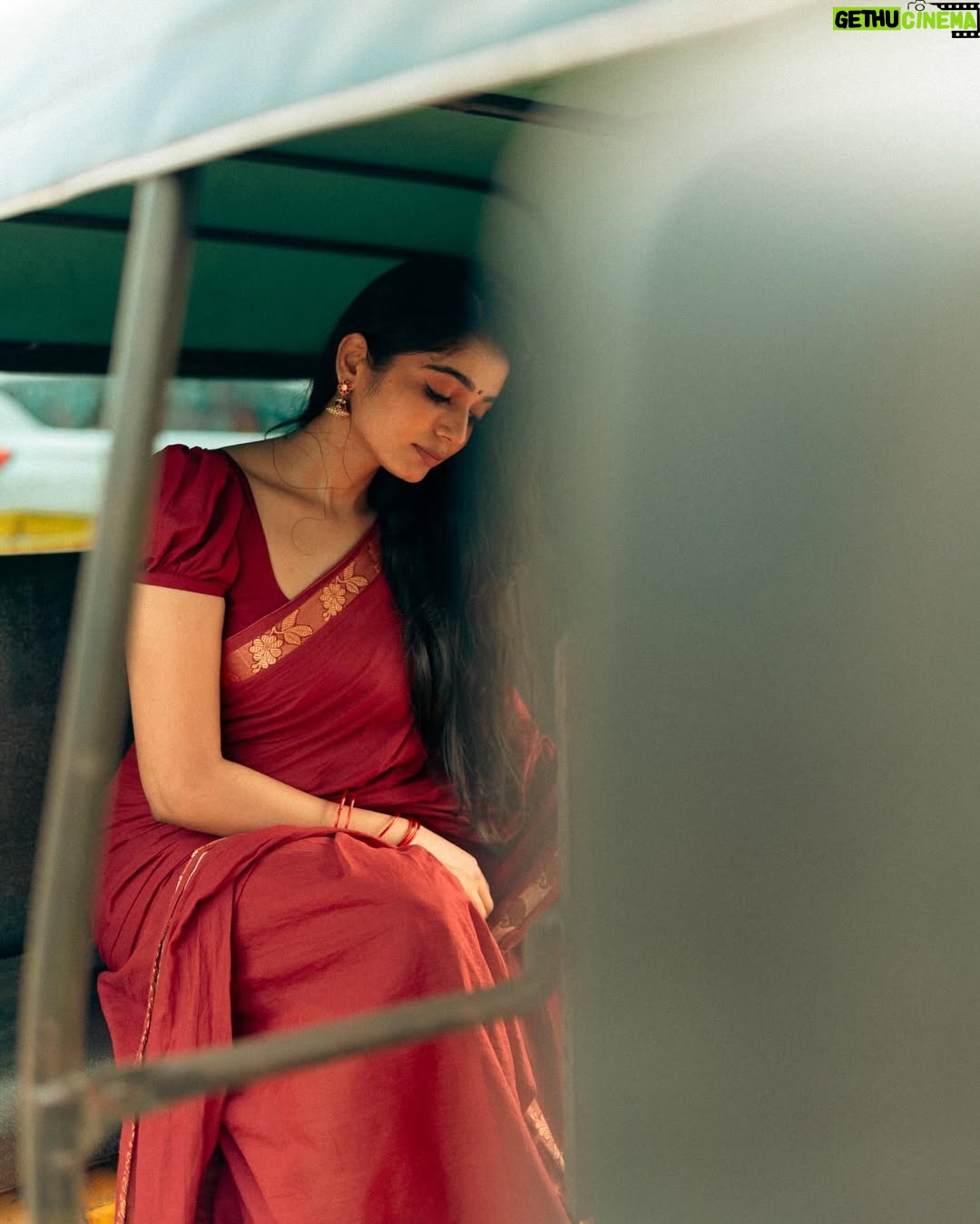 Viyana - 63.5K Likes - ⚡️✨

Shot by : @its_surean 

Blouse : @dharaniofficialpage