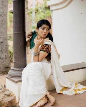 Viyana Instagram - 🥰
make up: @makeoverbyjo
clicked: @arvindh_suresh
