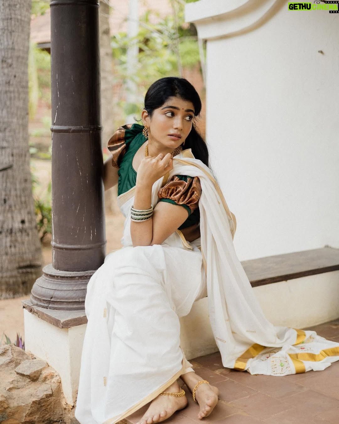 Viyana - 3 Likes - 🥰

make up: @makeoverbyjo 

clicked: @arvindh_suresh