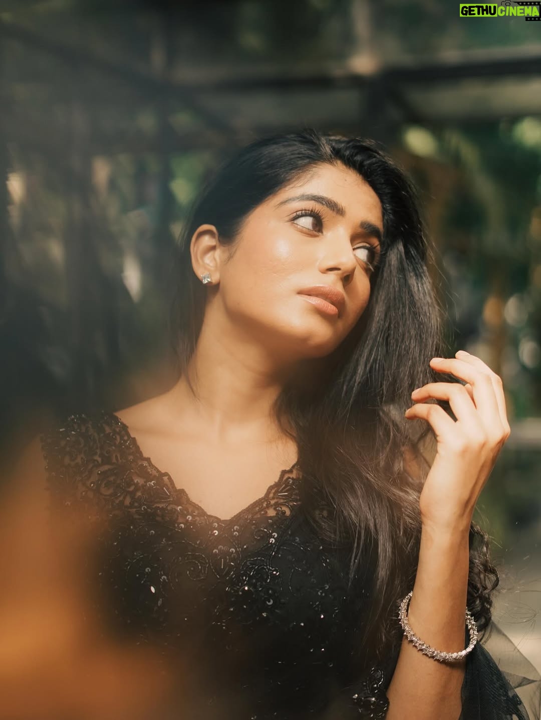Viyana - 3 Likes - ♥️🍁

Shot by : @its_surean 

Attire : @signature_by_bharathi 

Make up : @muthugokila_artistry