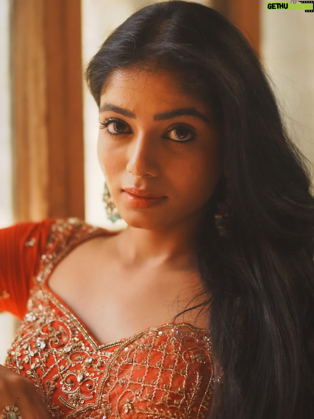 Viyana - 3 Likes - Shot by : @its_surean 

Attire : @signature_by_bharathi 

Make up : @muthugokila_artistry