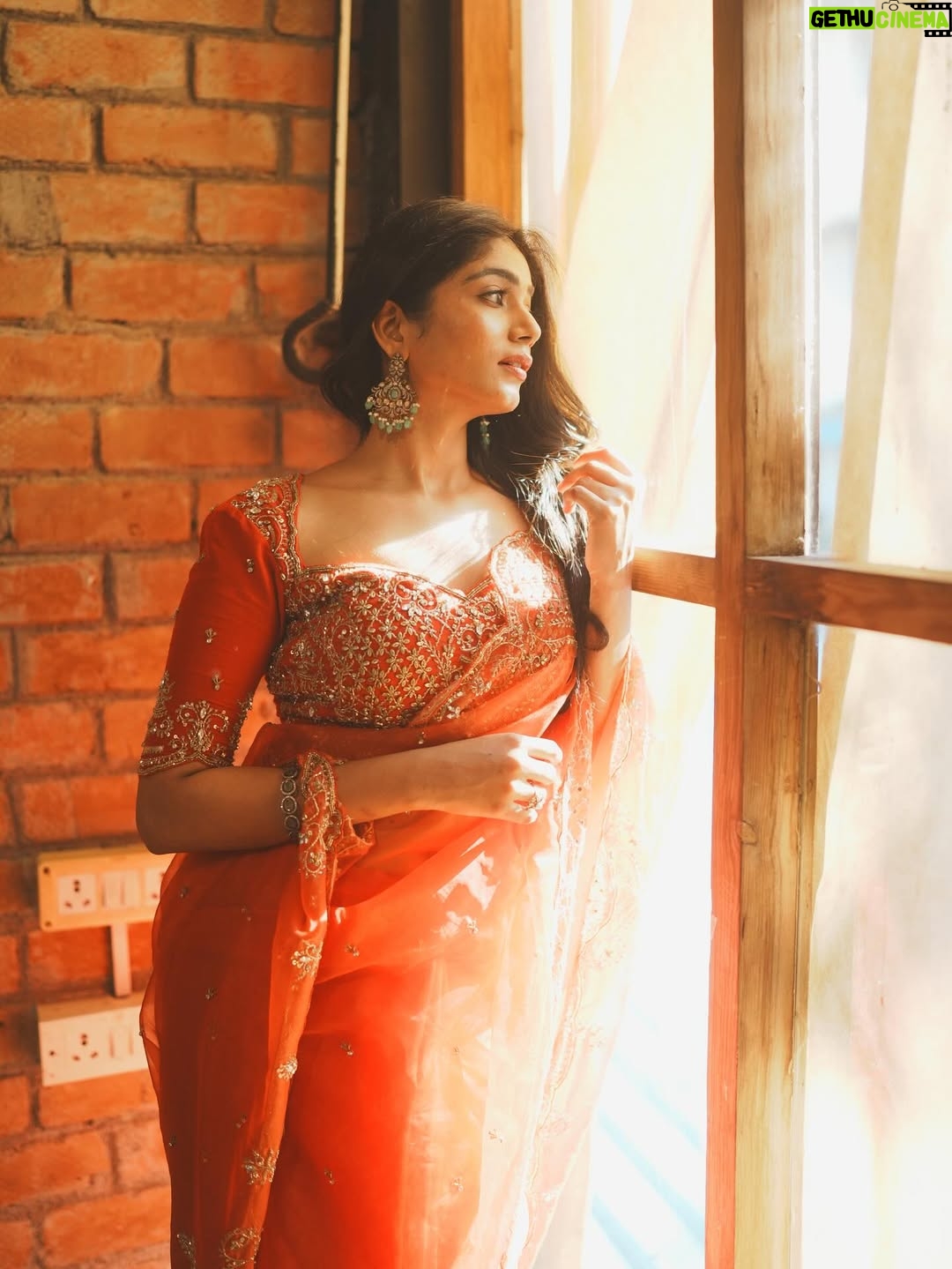 Viyana - 3 Likes - Shot by : @its_surean 

Attire : @signature_by_bharathi 

Make up : @muthugokila_artistry