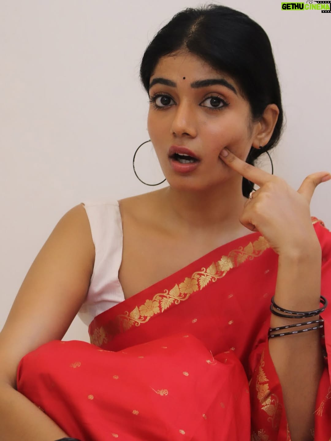 Viyana - 3 Likes - Red♥️