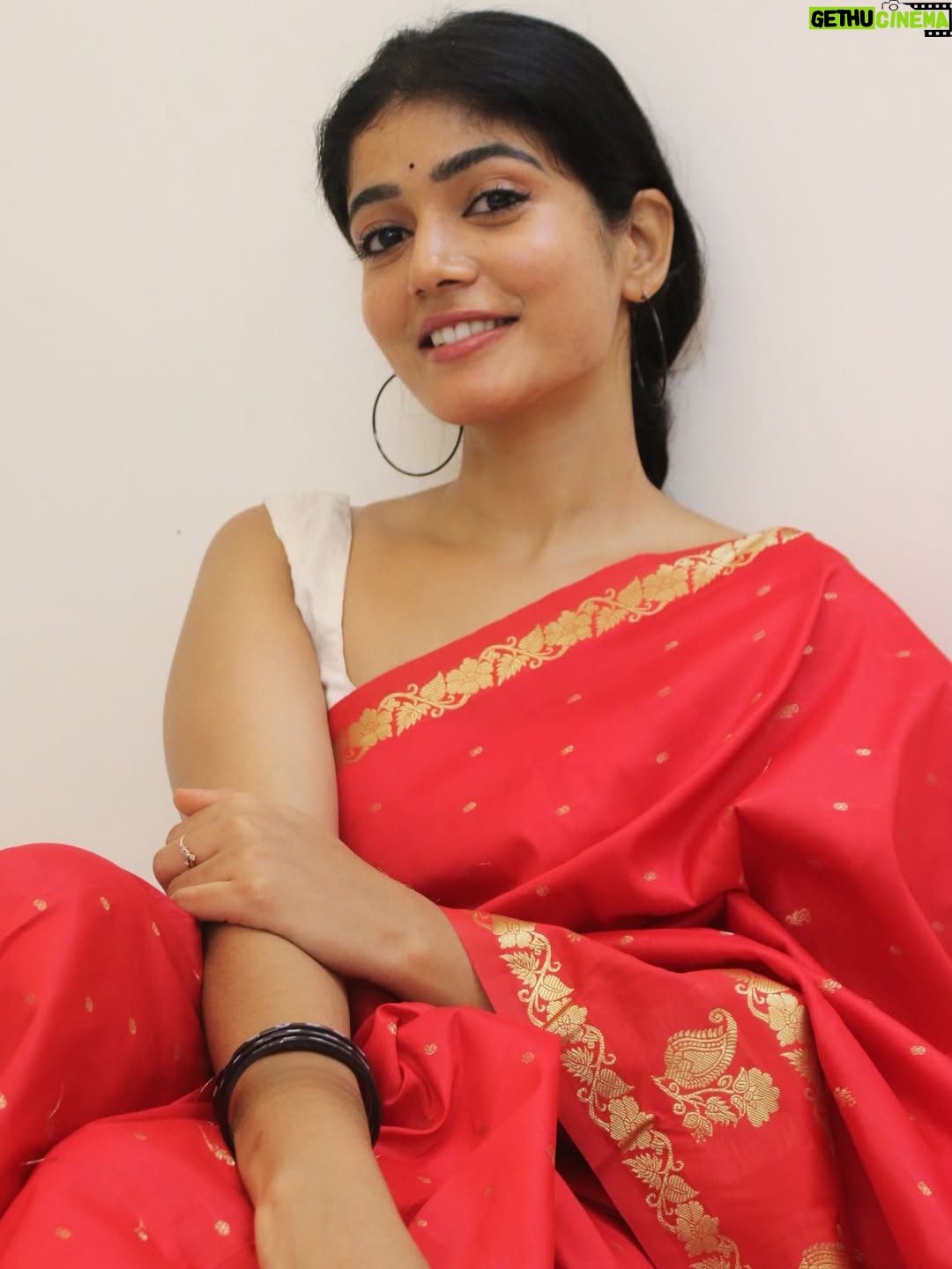Viyana - 3 Likes - Red♥️