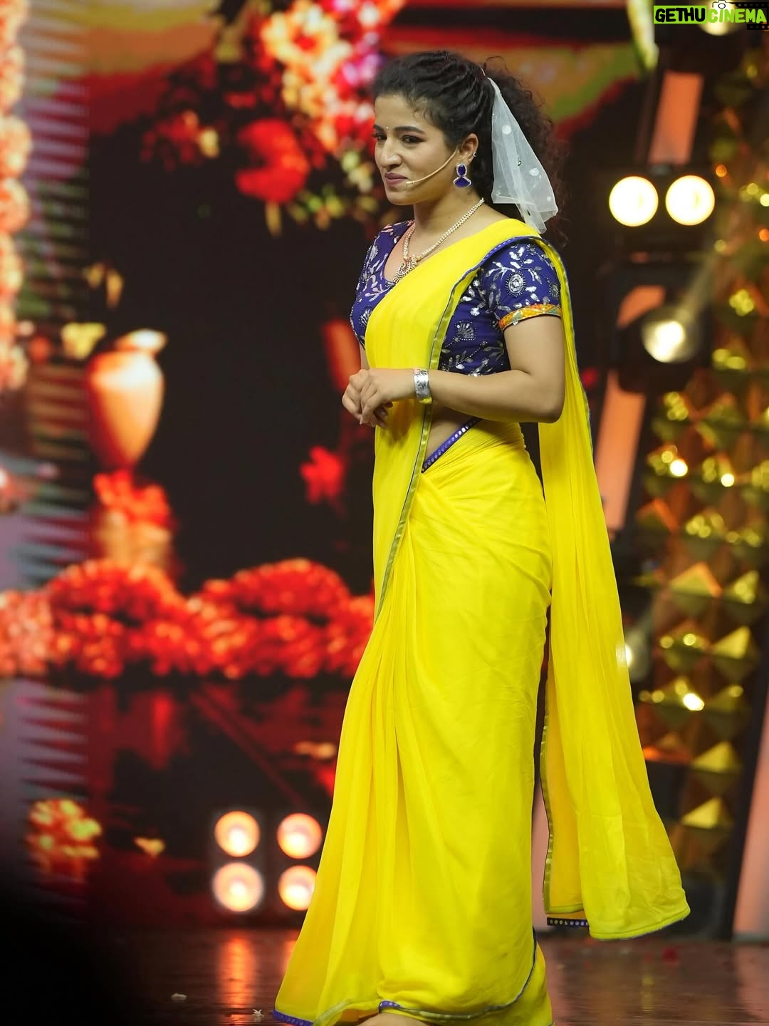 Vyishali Kemkar - 19.3K Likes - Draped in sunshine, powered by passion ☀️Saree today, slay everyday 😎

MUA: @jay_makeup_artist_ 

#Kemy #ZeeTamil #SinglePasanga #Saree #YellowSaree #Dance
