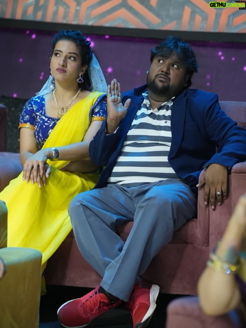 Vyishali Kemkar - 34.3K Likes - Yellow saree   happy heart = perfect combo.She wore yellow, he blushed mellow. 🌼

#Kemy #ZeeTamil #SinglePasanga #YellowSaree