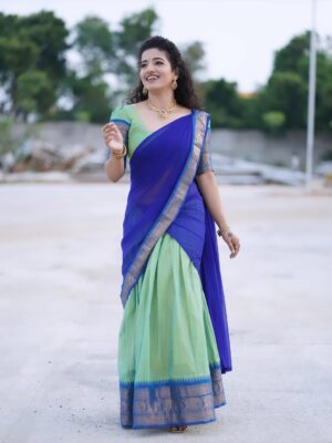 Vyishali Kemkar Instagram - Grace in every twirl ✨💙💚 Pavadai dhavani diaries
MUA: @jay_makeup_artist_
Jewellery: @sr_wedding_jewel
Outfit: @chettinad_sarees
📸: @sathish_photography49
#Kemy #ZeeTamil #Singlepasanga