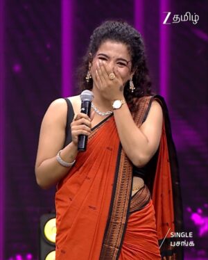 Vyishali Kemkar Instagram - Cutest Combo 😍🫰#Kemy #Thidiyan
Single Pasanga Season 1 | என் வீட்டை பார் என்னை பிடிக்கும் | 28th August | Sunday 8:30 PM.
#Singlepasanga #TR #TRajendar #AlyaManasa #Kanika #Manimegalai #ZeeOnTheGoClip #ZeeTamil