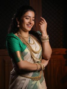 Actress Vyishali Kemkar HD Photos and Wallpapers September 2025