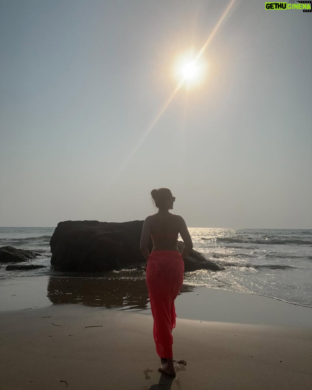 Waluscha De Sousa - 16K Likes - More days like these please 🧡💛🌞💛🧡

#goa #beach #sea #sand #salt #sun #happyvibes #life #love #foryou #explorepage #trending
