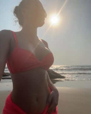 Waluscha De Sousa Instagram - More days like these please 🧡💛🌞💛🧡

#goa #beach #sea #sand #salt #sun #happyvibes #life #love #foryou #explorepage #trending