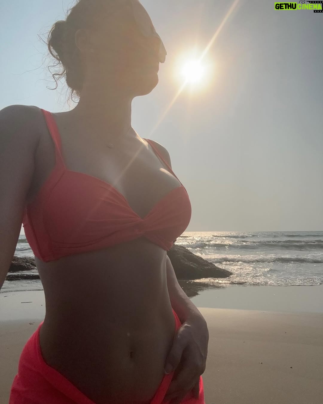 Waluscha De Sousa - 16K Likes - More days like these please 🧡💛🌞💛🧡

#goa #beach #sea #sand #salt #sun #happyvibes #life #love #foryou #explorepage #trending