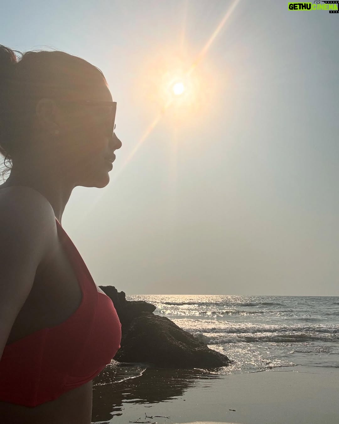 Waluscha De Sousa - 16K Likes - More days like these please 🧡💛🌞💛🧡

#goa #beach #sea #sand #salt #sun #happyvibes #life #love #foryou #explorepage #trending