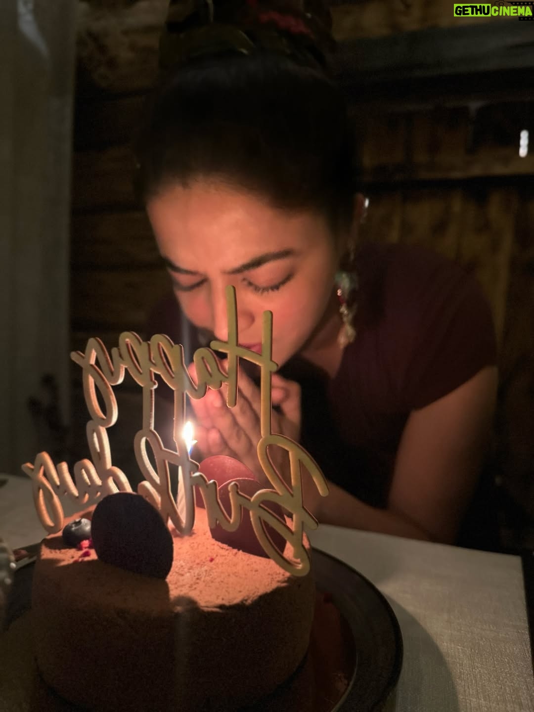Wamiqa Gabbi - 596.4K Likes - Special birthday in so many ways 🤍🌸
Grateful to the Universe & big thank you to everyone who have shown so much faith in me and still do ✨🙏🏽
Cannot wait to show you all everything I have been working on. So many surprises coming your way next year 🙈🥹
Achhe logon se hi swarg hota hai aur meri zindagi toh bhari padi hai achhe logon se 🤍
Thank you everyone 🌸
#PremiqaIsOverwhelmed 🤍