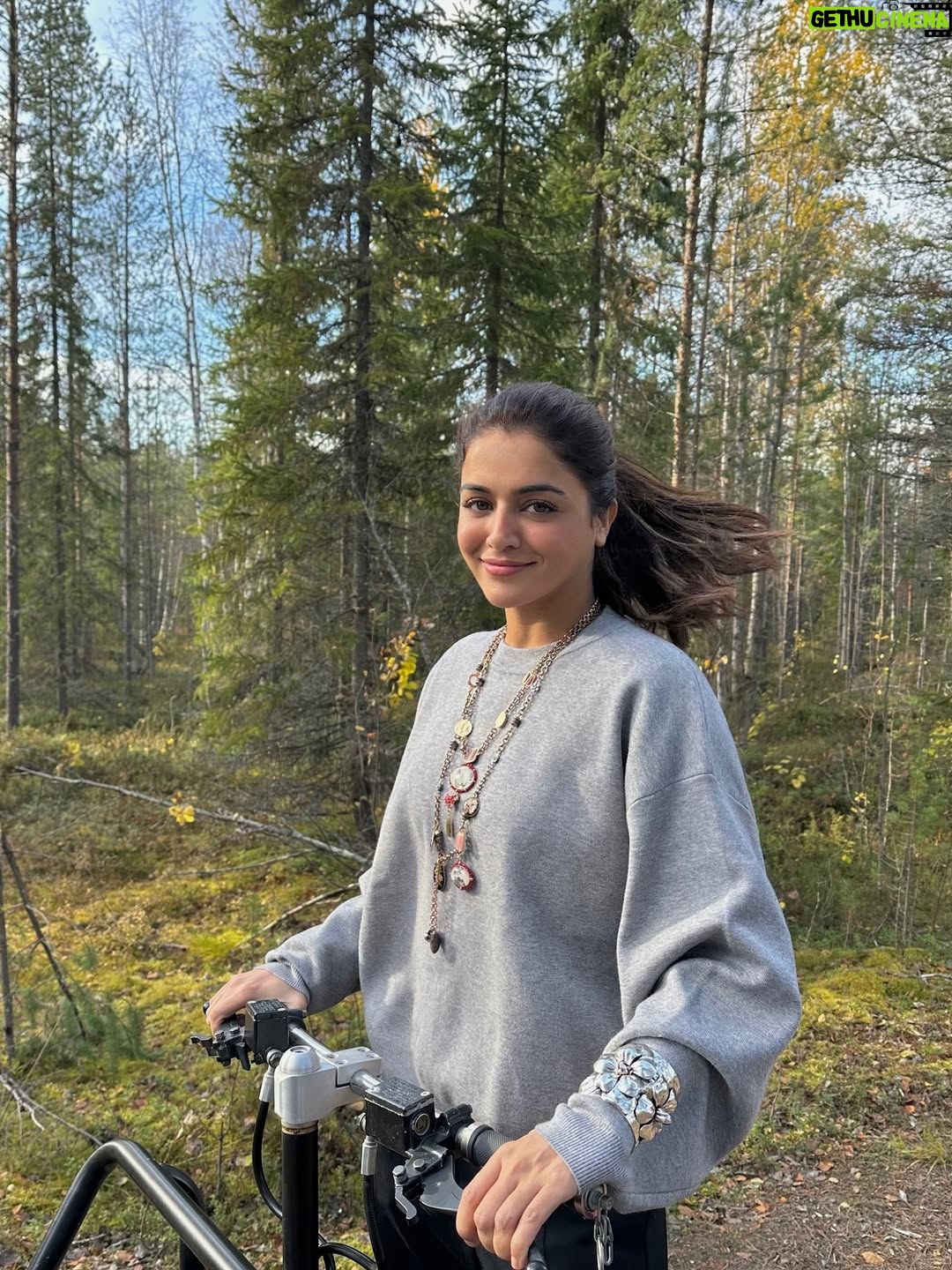 Wamiqa Gabbi - 596.4K Likes - Special birthday in so many ways 🤍🌸
Grateful to the Universe & big thank you to everyone who have shown so much faith in me and still do ✨🙏🏽
Cannot wait to show you all everything I have been working on. So many surprises coming your way next year 🙈🥹
Achhe logon se hi swarg hota hai aur meri zindagi toh bhari padi hai achhe logon se 🤍
Thank you everyone 🌸
#PremiqaIsOverwhelmed 🤍