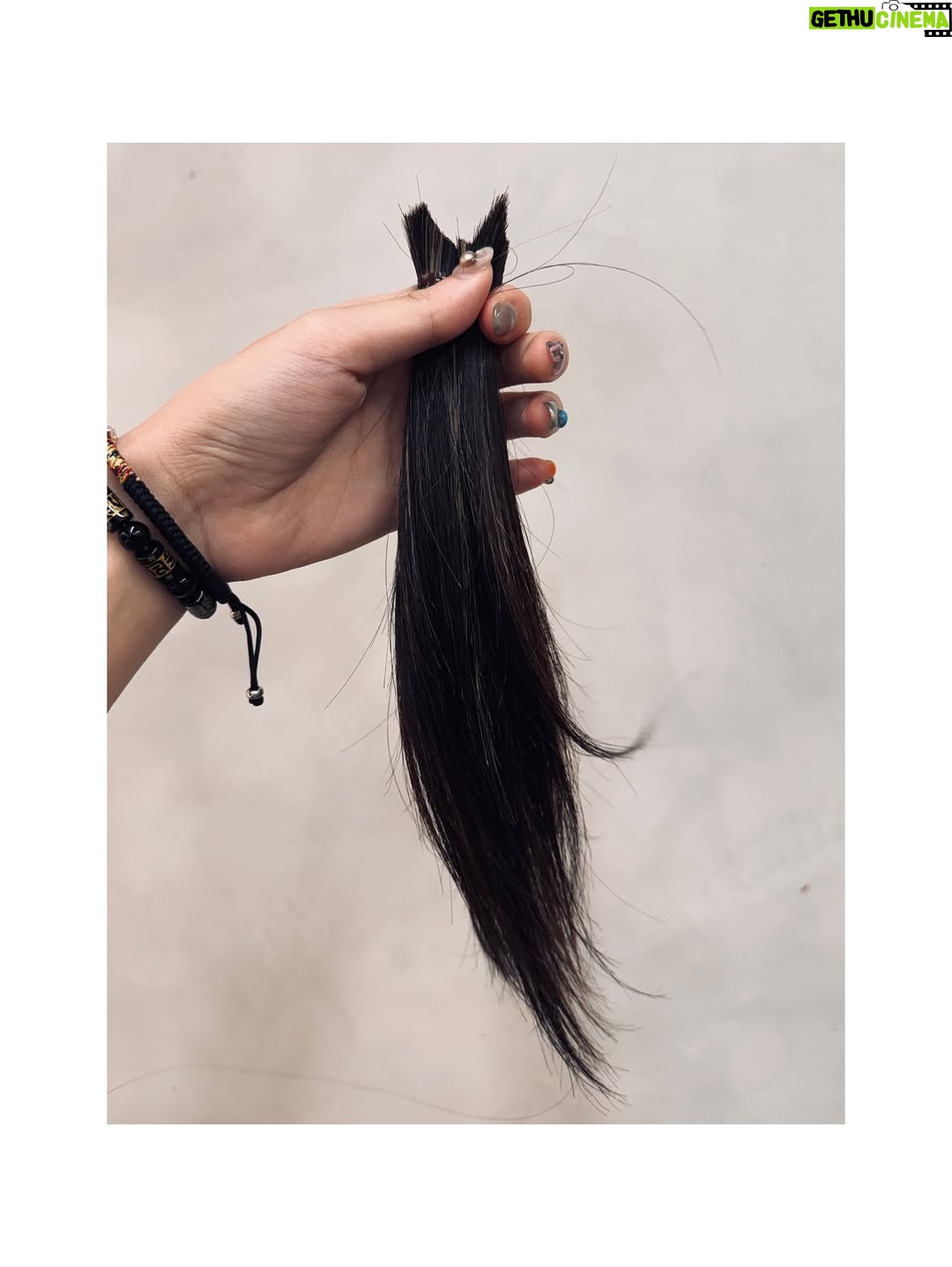 Wenny Lin - 6.3K Likes - 嗨大家！我剪毛了～～

真的當了好久的長髮女，決定換個造型，最近起床都會被自己帥醒。 

✂️： @h.harley_1107 😍