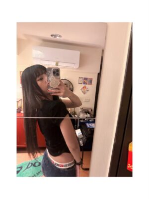 Wenny Lin Instagram - 嗨大家！我剪毛了～～

真的當了好久的長髮女，決定換個造型，最近起床都會被自己帥醒。 

✂️： @h.harley_1107 😍
