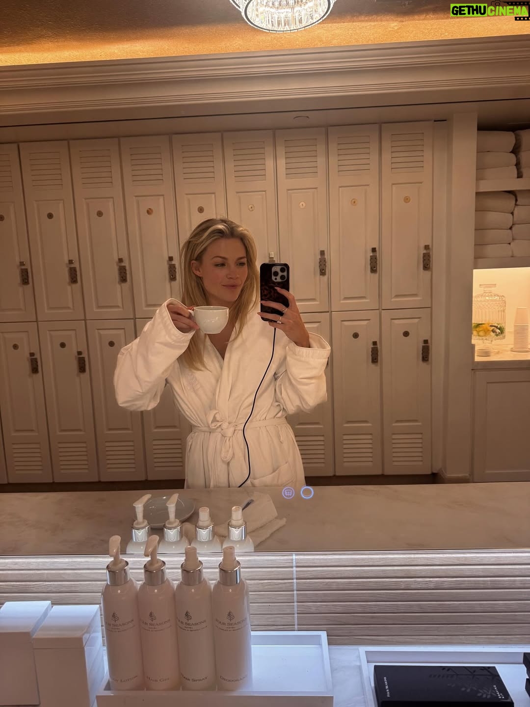 Witney Carson - 189.5K Likes - 32 ✨ Feeling beyond grateful for the life I get to live. I don’t take any of it for granted. Thank you for all the well wishes and making me feel so loved! 🤍🫶🏼
