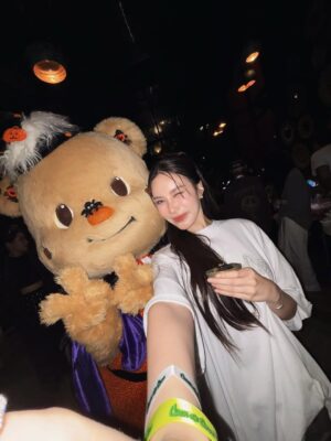 Worranit Thawornwong Instagram - Crazy night. Pure chaos. And I’m here for it.😹🖤