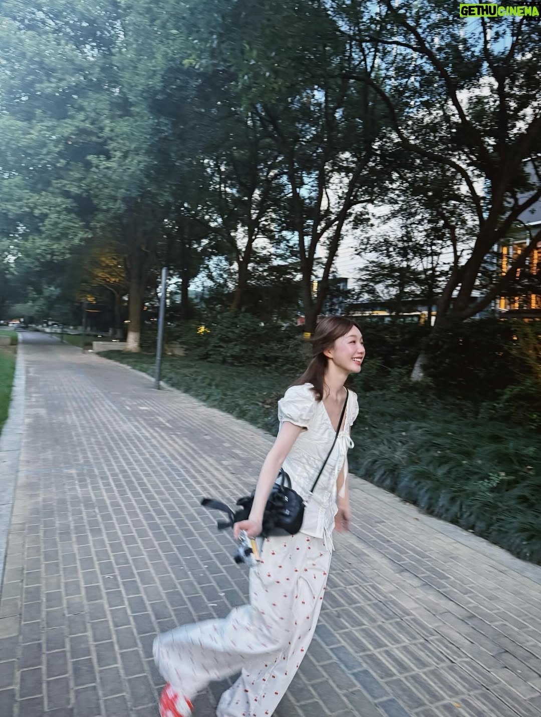 Xu Mengjie - 63.8K Likes - 🍃🌸🐶♡ ♡=♡²