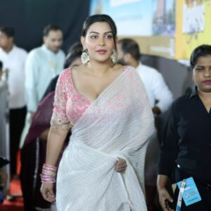 Yamini Malhotra Instagram - Navratri event
#garba #garbanight #mumbaigarba #whitesaree #yaminimalhotra #saree #sareelook #sareelove #sareelovers