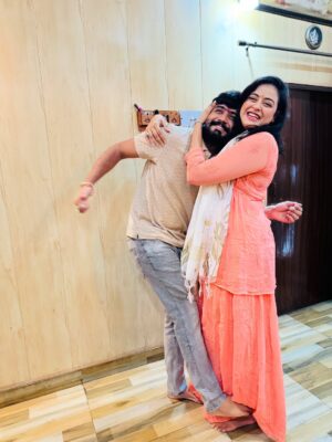Yamini Singh Instagram - The world may turn their back on you, but i would never. 
Tu meri protection mein hai. 🐣🤍
 
#yamini #yaminisingh #sibling #loveyou #rakshabandhan