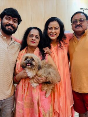 Yamini Singh Instagram - The world may turn their back on you, but i would never. 
Tu meri protection mein hai. 🐣🤍
 
#yamini #yaminisingh #sibling #loveyou #rakshabandhan