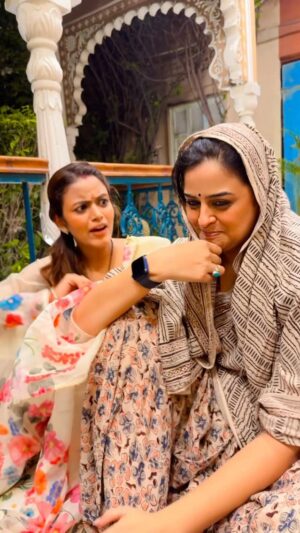 Yamini Singh Instagram - Deewana palang bhi denge😂😂

#yaminisingh #yamini #comedy