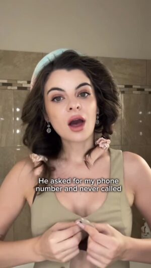 Yanina Mak Instagram - Wrong number or hit by a bus ?
#story#storytelling#datinginla#girlsgirl#women#womensupport