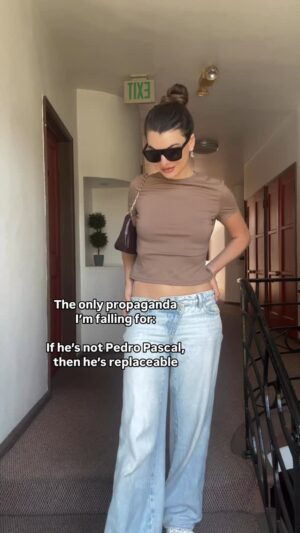 Yanina Mak Instagram - Period❤️
Jeans: @pacsun 🫶🏻
#pedropascal #pedropascalfanpage #materialistic #materialista #materialisticgirl #pacsum#jeans #jokes#dating#healthyrelationship #materialists