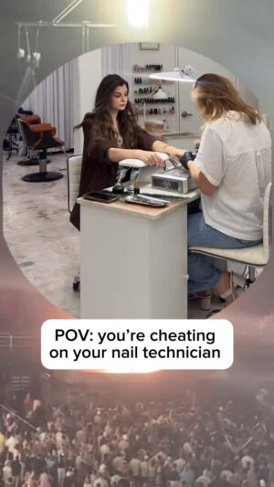 Yanina Mak Instagram - I won’t ever cheat on you my @magicnails_lab ❤️
#jokes#coldplay#funny#trending#ceo#manicure#maniccureideas#nails#nailsideas#brownnails#birthdaynails