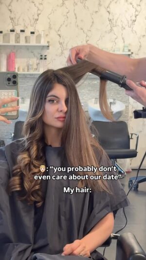 Yanina Mak Instagram - Who will tell him?🫣 BEST HAIR by @romanbond_ ❤️ Roman did perfect highlights without damage to my hair and the ones that last so long 🙏🏻🫶🏻
#hair#hairstyle#highights#beautifulhair#datingjokes#women#womenstyle
