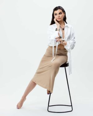 Yanina Mak Instagram - THE POWER OF PERMISSION 🔥
She didn’t set out to disrupt an industry—she followed a spark.
When Vickie Riggs picked up a jeweler’s torch for the first time, it wasn’t about building a brand.
It was about listening to that quiet, instinctual “yes.”
The result?
A jewelry house where every piece dares you to be fully seen.

In her latest editorial, captured in the warm light of a Brooklyn studio, Riggs teamed up with muse @yaninamak_—a woman who wears confidence like a second skin. Together, they didn’t just create a photoshoot—they captured permission in motion.

Because here’s the truth:
✨ Jewelry isn’t about the piece.
It’s about the woman who chooses to wear it.
The woman who stops asking for approval and starts showing up as she truly is.

This is for the woman who leads with intention, who chooses art over excess, and who’s finally ready to say, “I can pull this off. Because I choose to.”

This is not just jewelry.
This is legacy.
This is Vickie Riggs Designs.
Now featured on @womenlosangeles 💎

—

CREDITS
Jewelry: @vickieriggsdesigns
Model & Muse: @yaninamak_
Creative Direction: @ninabvargas 
Photography & Video: Mike Yi
Hair & Makeup: Kamilla Rovshanbekova
Published by: @womenlosangeles
Explore more: vickieriggsdesigns.com

[Tags, Empowered Women, Bold Jewelry, Editorial Feature, Women In Design, Jewelry That Speaks]