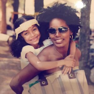 Yara Shahidi Instagram - HAPPY BIRTHDAY @chocolatemommyluv 🫶🏽 the duo that grows together, glows together - and I’m grateful we get to do both 🫶🏽
