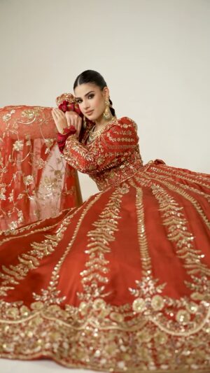 Yashika Anand Instagram - Presenting Shehzadi —
a lehenga that bows to tradition,
and rises like royalty.
Pure silk. Hand dabka. 
Panjab di rooh.

Her lehenga was named Shehzadi — because queens are born, but brides like her are crowned. 

Outfit @noorbykavyavermani 
Makeup @kairavermani 
Hair @aman_hairstylist2022 
Jewellery @ppjewellers_bypawangupta 
Photographer @jatinsharma.dop 
Muse @yashikaaa_anand 

#bridal #punjabwedding #punjabi #bridesofindia #bridalheritage #punjabibride @shaadiaffairofficial @weddingpunjabofficial @weddingsutra @wedmegood @punjabi_tandh