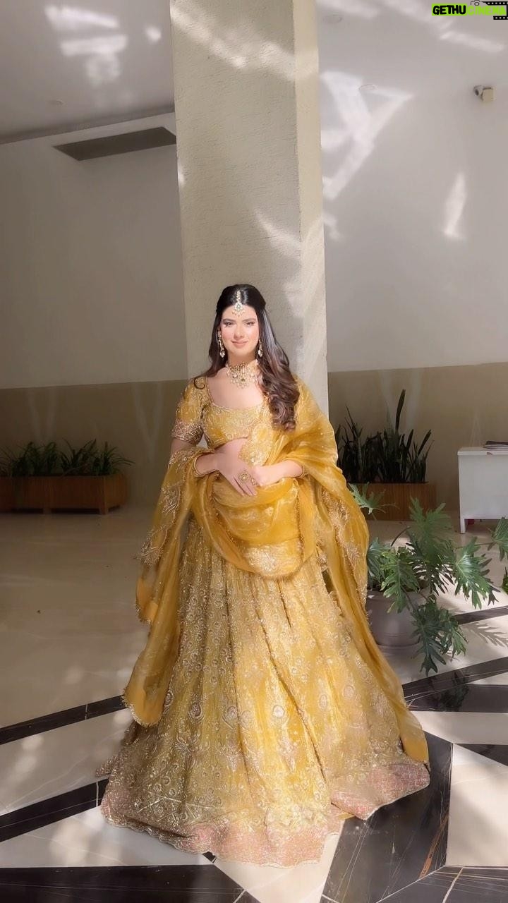Yashika Anand - 7.3K Likes - 🌼❤️

Makeup @navbrar__ 
Outfit @the_rosegirl 
Jewellery @arenjewellers 
Photographer @maniksharma.cc 
Hair @hairstylist_usha 

#punjabmakeupartist #wedmegood #reelsinstagram #punjabiwedding #lehnga #engagementlook #makeuplover #weddinginspiration 

To book your glam Dm/WhatsApp  918968812299 👩🏻‍🎨