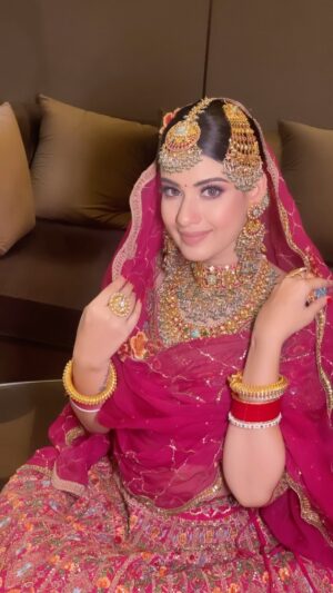 Yashika Anand Instagram - 💖💖 Makeup @revekamakeovers 
hair @aakashhairart 
@thecreatiivesquare 

.
.
.
.

.
.

#trendingreels #explorepage #beautiful #blogger #video #reelsinstagram #viral #instagood #instafashion #instagram #cute #girl #punjabi #skincare #brand #travel #