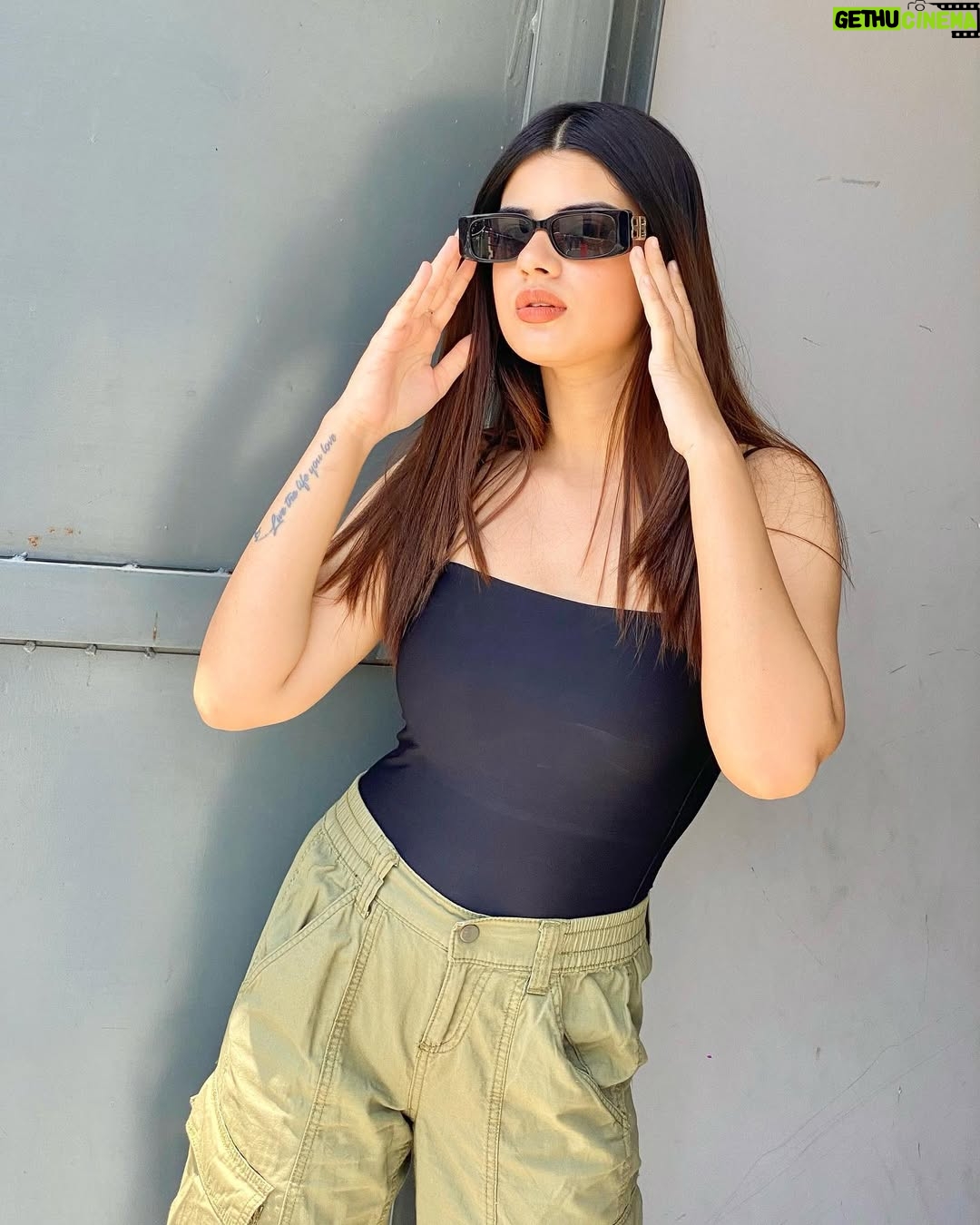 Yashika Anand - 2.1K Likes - 🖤🖤 #swipeleft 

.
.
. 
. 

#anandyashika#shooting#naturalmakeup#makeuplooks#fashionable#fashionnova#fashionaddict#bloggersofinstagram#modelling#clothings#popxobeauty#followforfollowback#messyhairs#@yashikaaa_anand#lovepost#poses#luxury#bloggerlife#lovefashion#photooftheday#photographer#makeuplife#indianclothing#lakmefashionweek#westernwear#cute