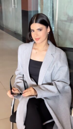 Yashika Anand Instagram - 🖤🖤

.

#trendingreels #explorepage #beautiful #blogger #video #reelsinstagram #viral #instagood #instafashion #instagram #cute #girl #punjabi #modeling #brand #travel #