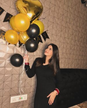 Yashika Anand Instagram - 23🖤✨

.

#trendingreels #explorepage #beautiful #blogger #video #reelsinstagram #viral #instagood #instafashion #instagram #cute #girl #punjabi  #brand #travel #couple #love #bride # 
#wedding #trend #birthday #aesthetic