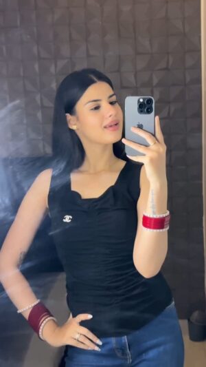 Yashika Anand Instagram - 🖤🖤

.
.

.

.
.

.

.
.
#instagram #instagood #trending #trendingreels #fashion #love #beautiful #photography #art #photooftheday #reels #travel #trending #beauty #viral #aesthetic