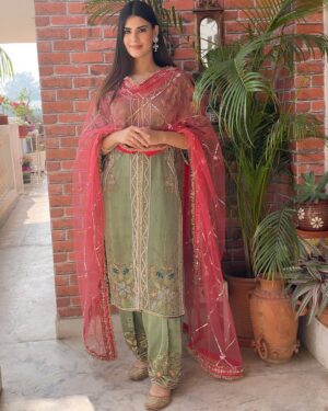 Yashika Anand Instagram - 🌸🌸

.
.
.

.

.

#trendingreels #explorepage #beautiful #blogger #video #reelsinstagram #viral #instagood #instafashion #instagram #cute #girl #punjabi  #brand #travel #couple #love #bride #groom #wedding #trend