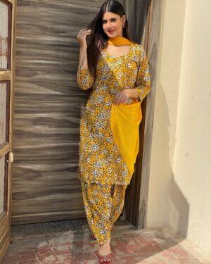 Yashika Anand Instagram - 🌼🌼

.
.

.
.

#trendingreels #explorepage #beautiful #blogger #video #reelsinstagram #viral #instagood #instafashion #instagram #cute #girl #punjabi #modeling #brand #travel #