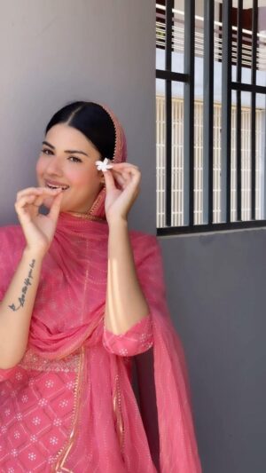 Yashika Anand Instagram - 🌸🌸

.
.
.
.
.
.

#trendingreels #explorepage #beautiful #blogger #video #reelsinstagram #viral #instagood #instafashion #instagram #cute #girl #punjabi #modeling #brand #travel #