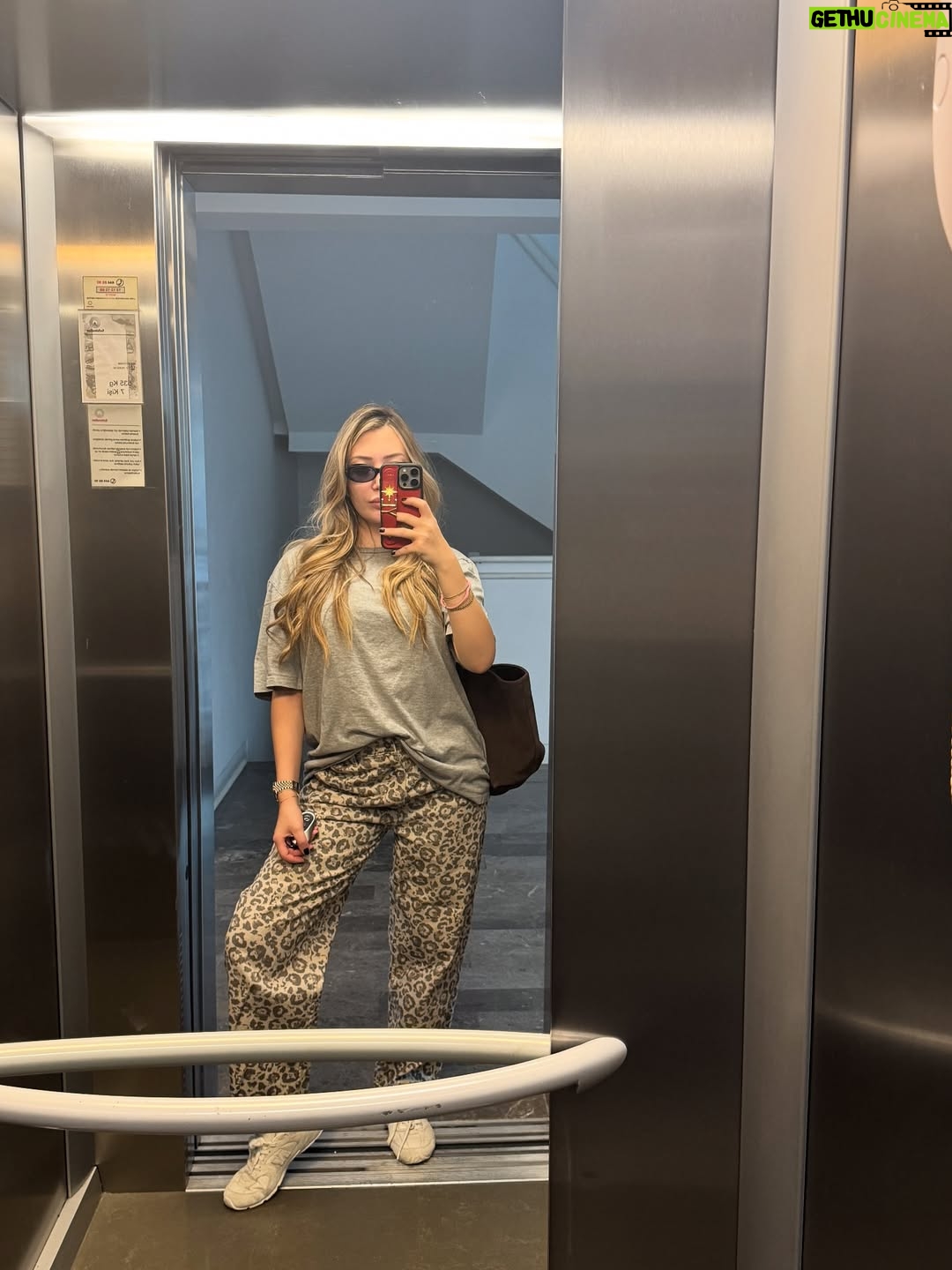 Yasmin Erbil - 2.2K Likes - this week on yaso’s life✨🐶🌸🥰😽🙅🏼‍♀️