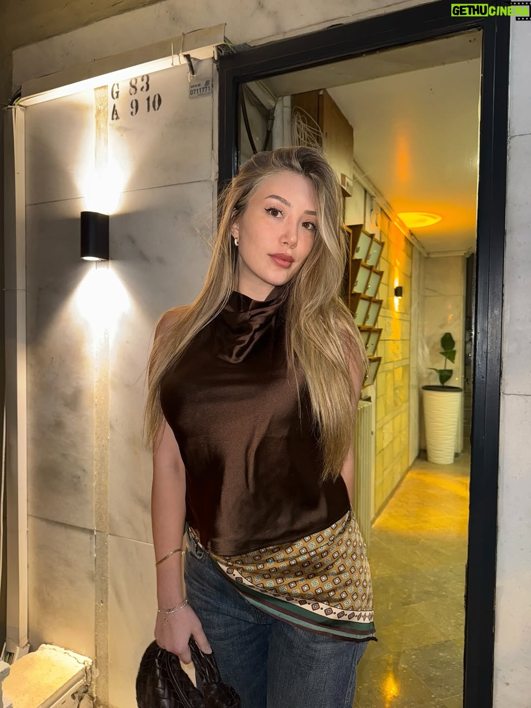 Yasmin Erbil - 3K Likes - 🤎
