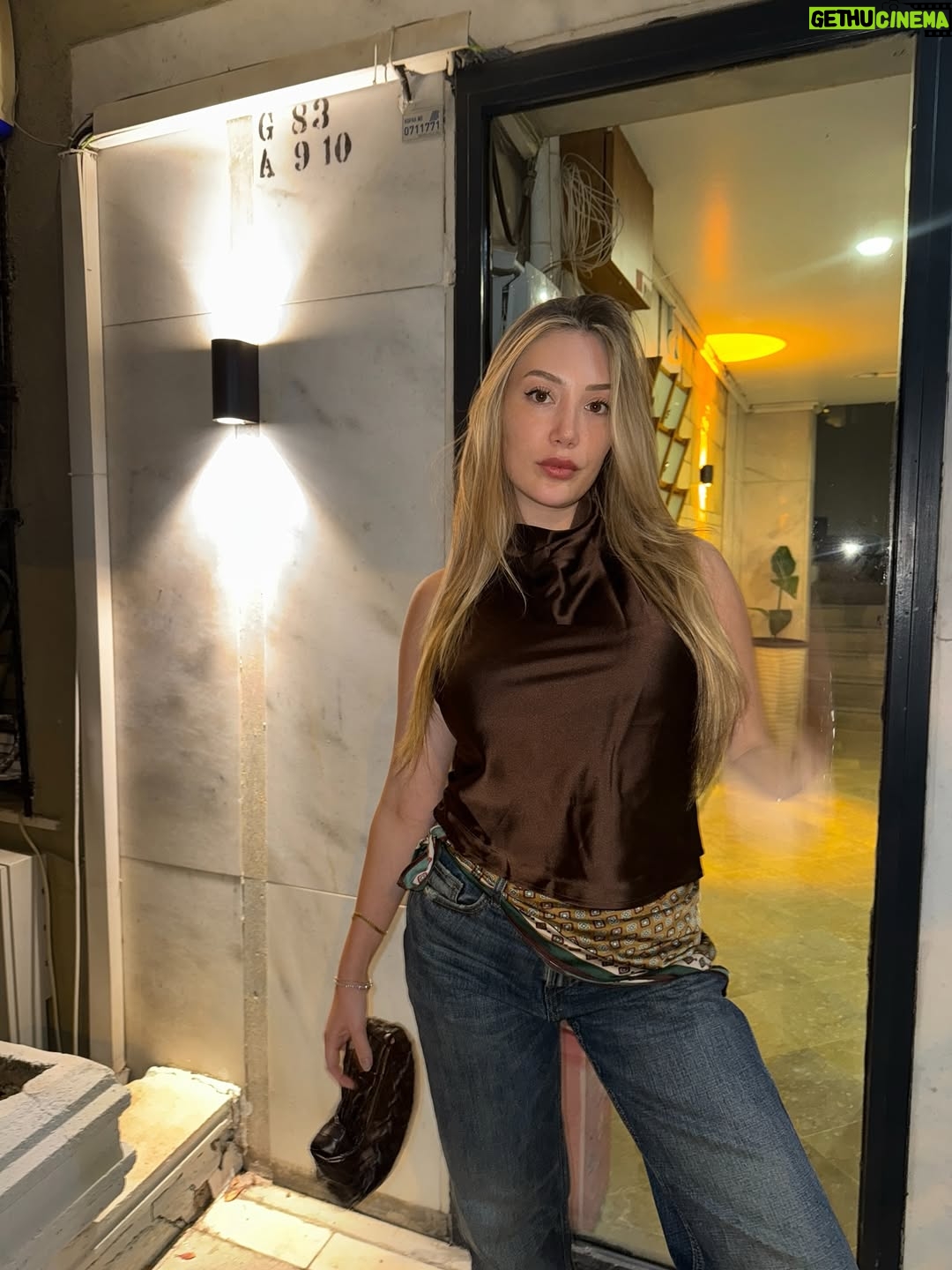 Yasmin Erbil - 3K Likes - 🤎