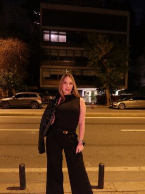 Yasmin Erbil Instagram - yarını bekleyemem bilirsiniz🌸✨🥰