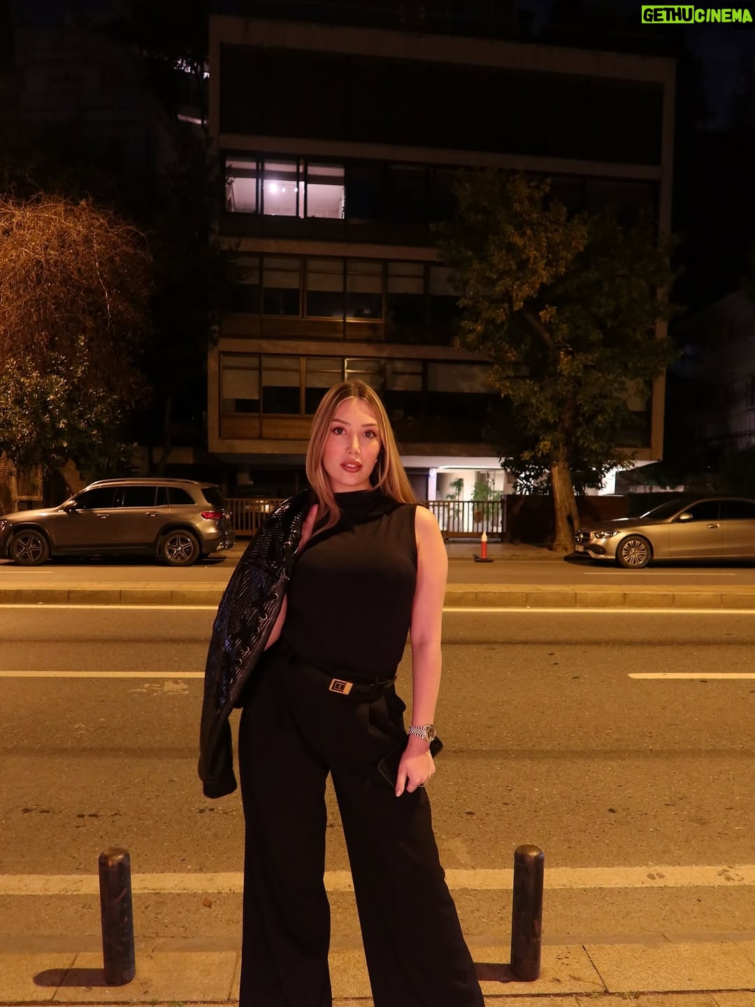 Yasmin Erbil - 3K Likes - yarını bekleyemem bilirsiniz🌸✨🥰